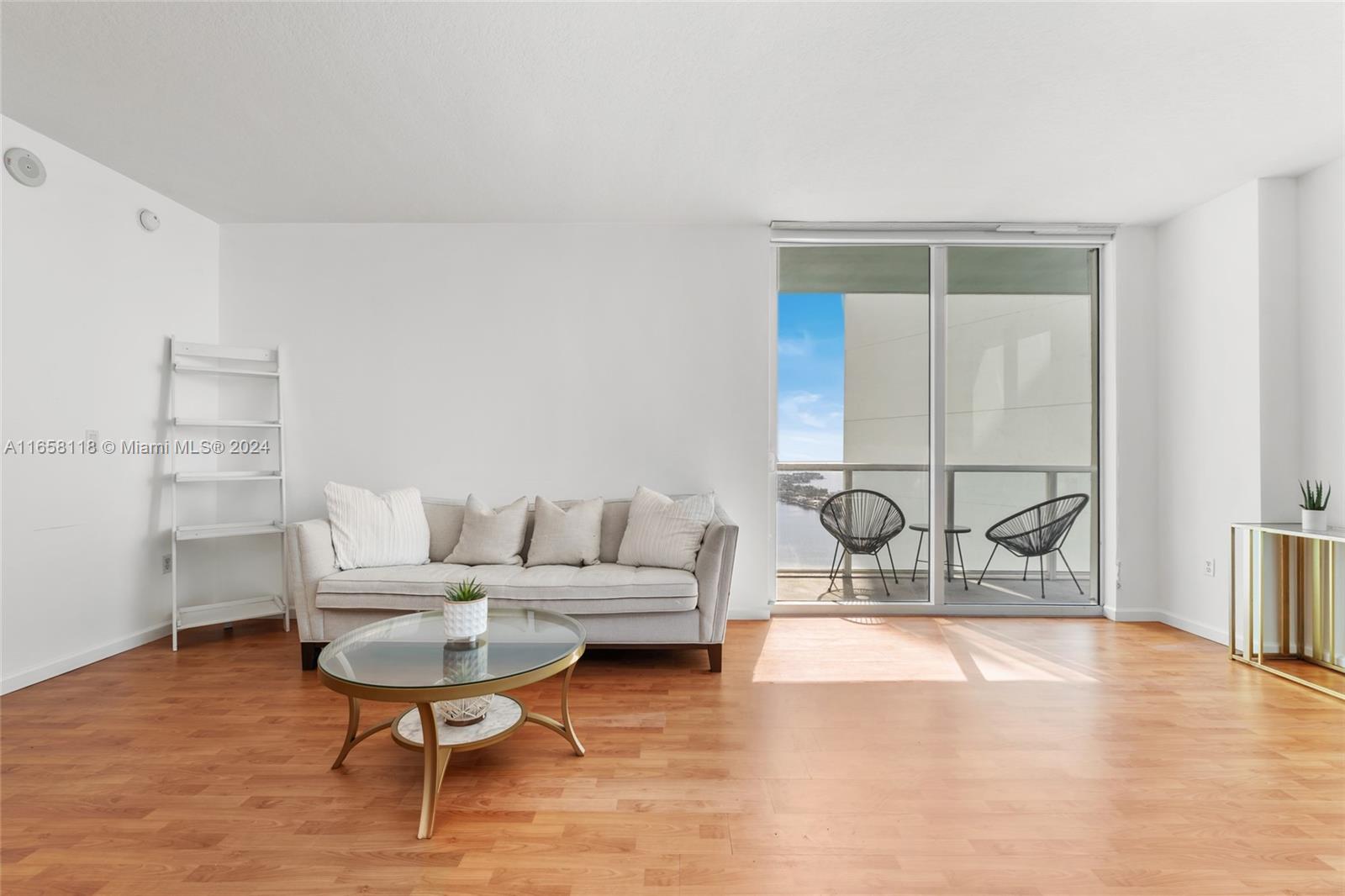 1900 N Bayshore Dr # 3505