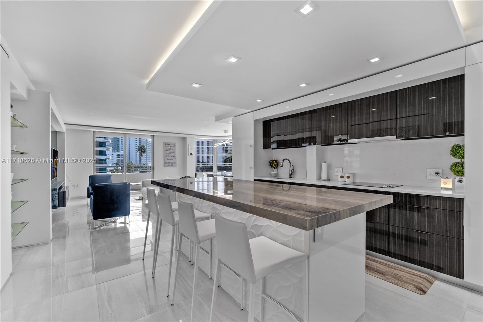 5555 Collins Ave # 5A