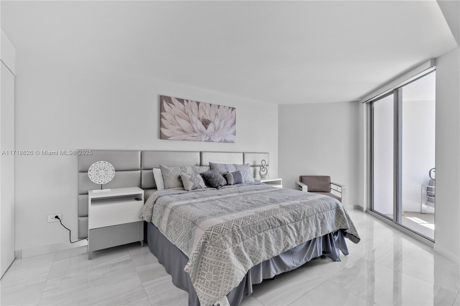 5555 Collins Ave # 5A