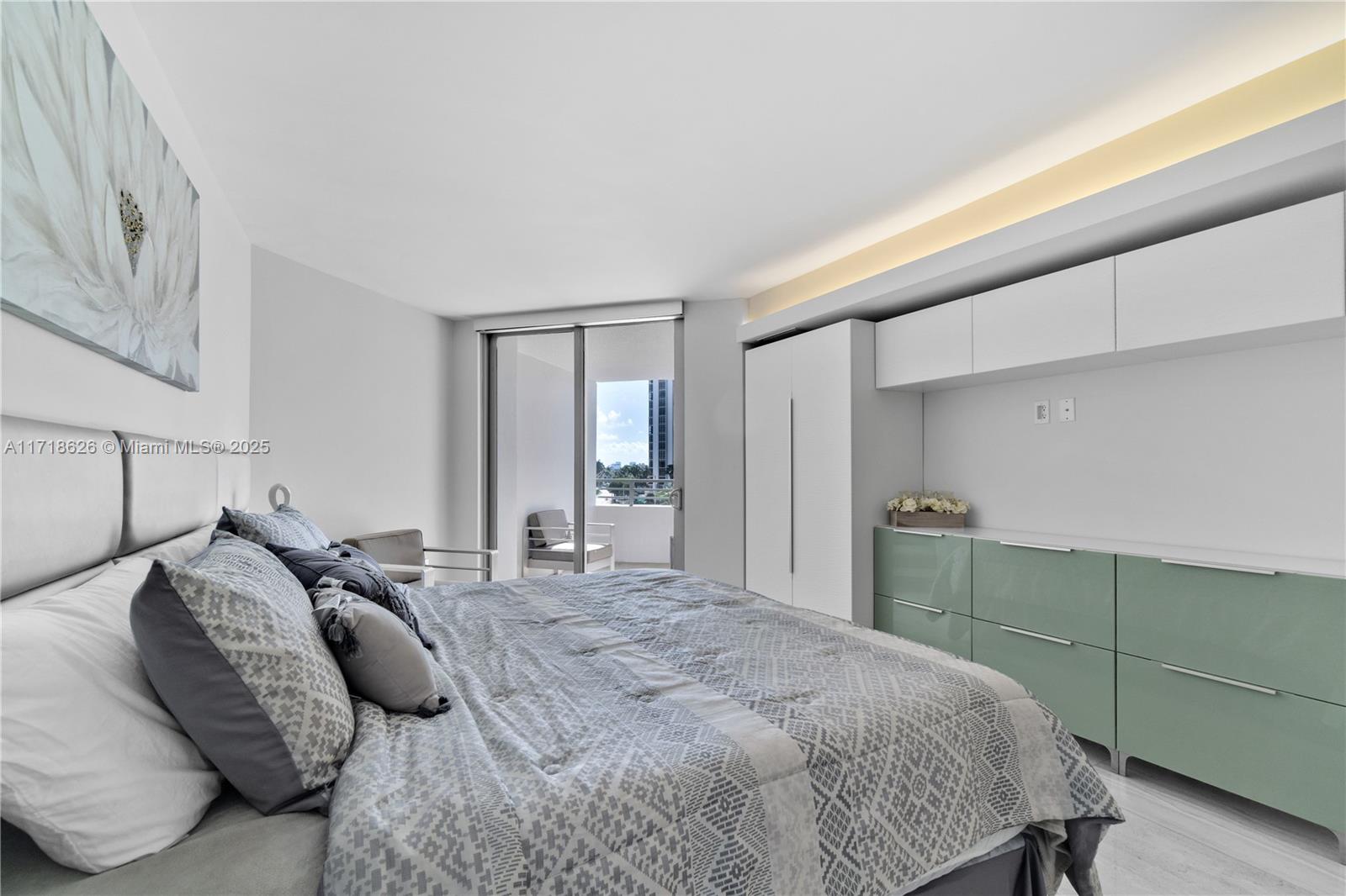 5555 Collins Ave # 5A