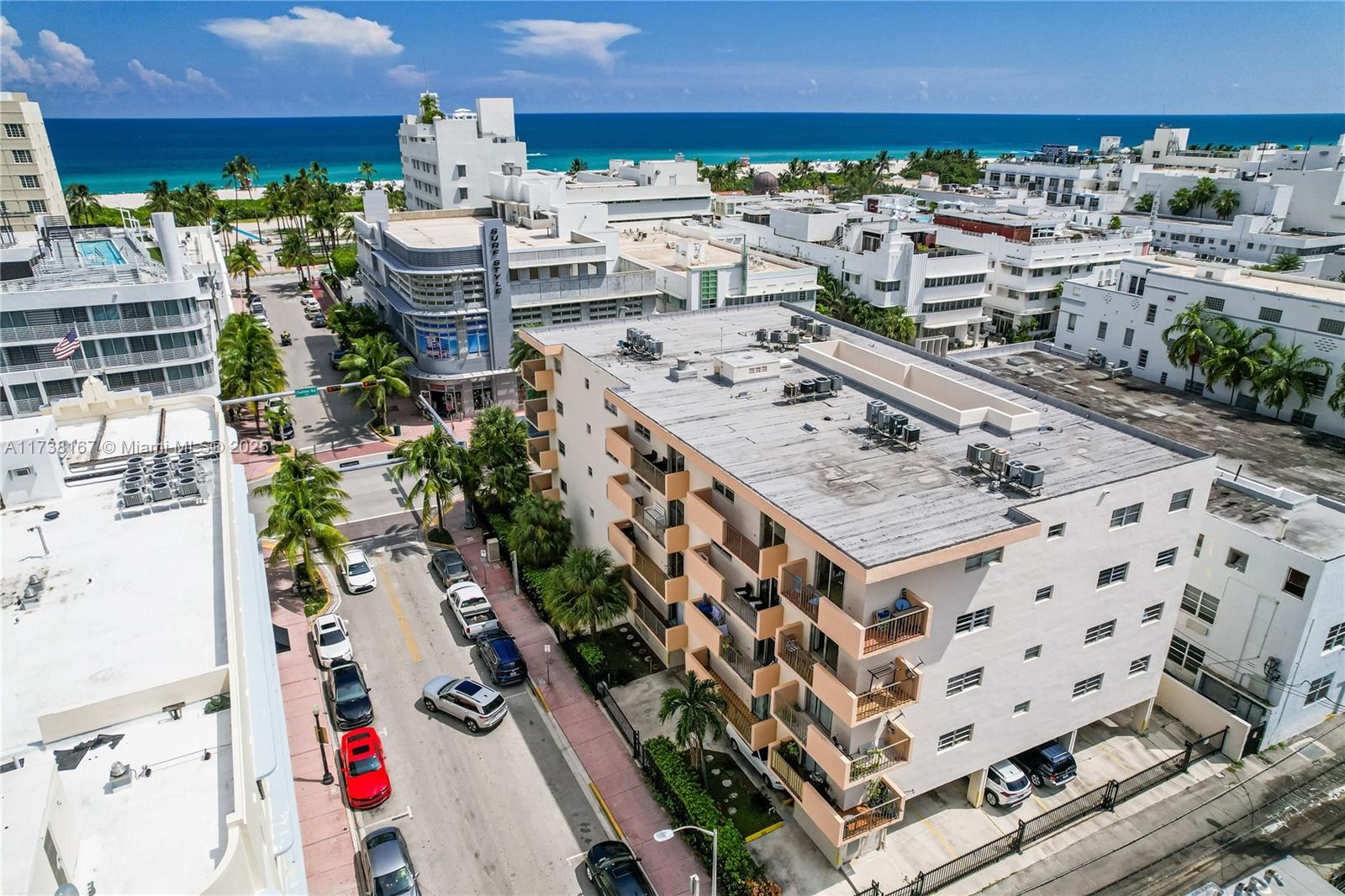 1150 Collins Ave # 405
