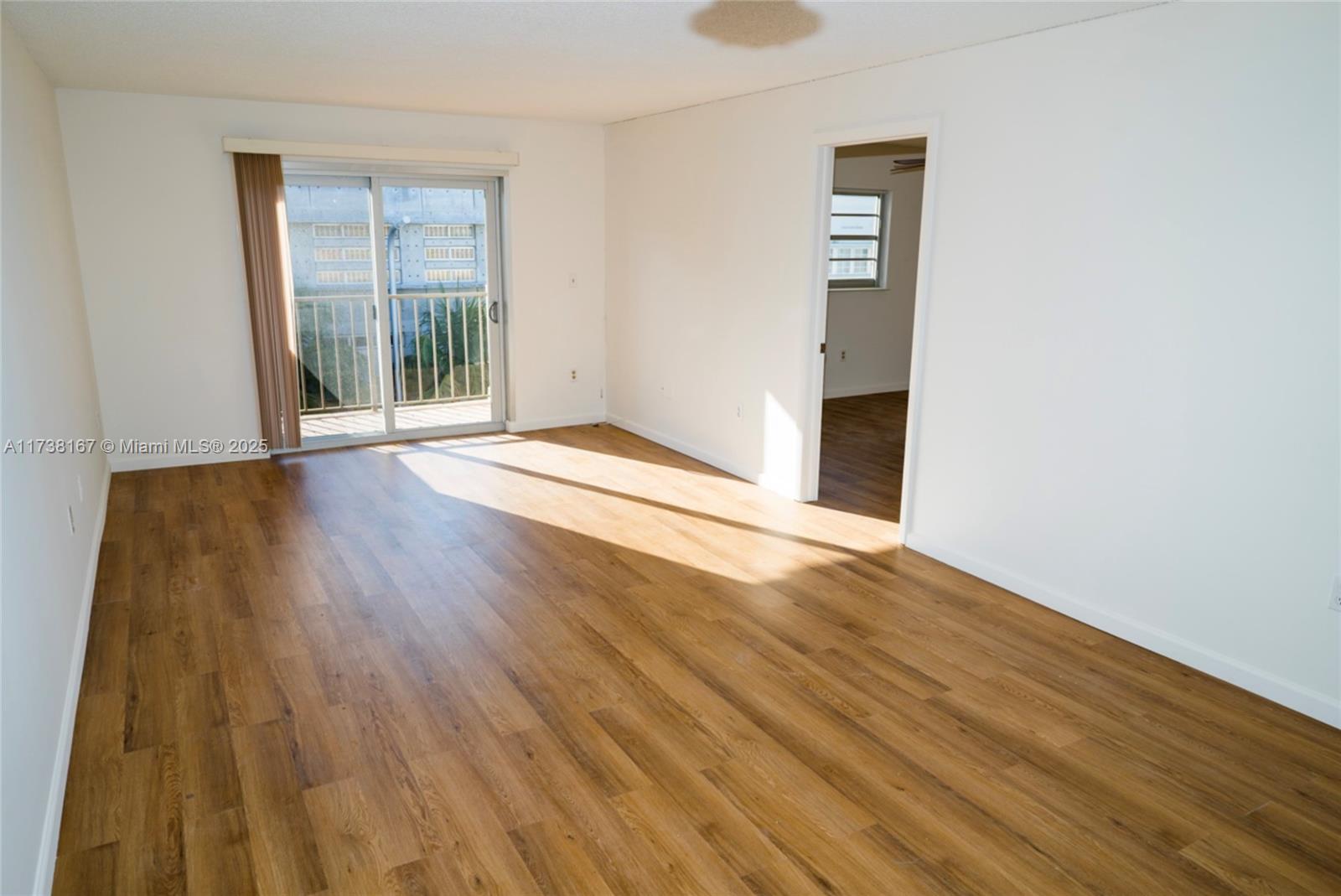 1150 Collins Ave # 405