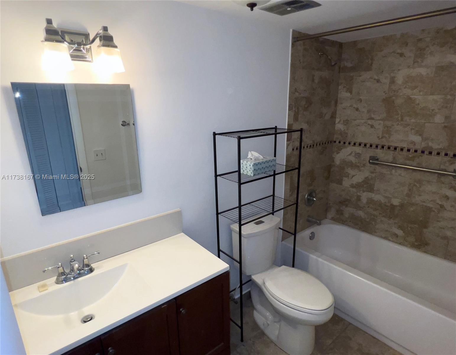 1150 Collins Ave # 405