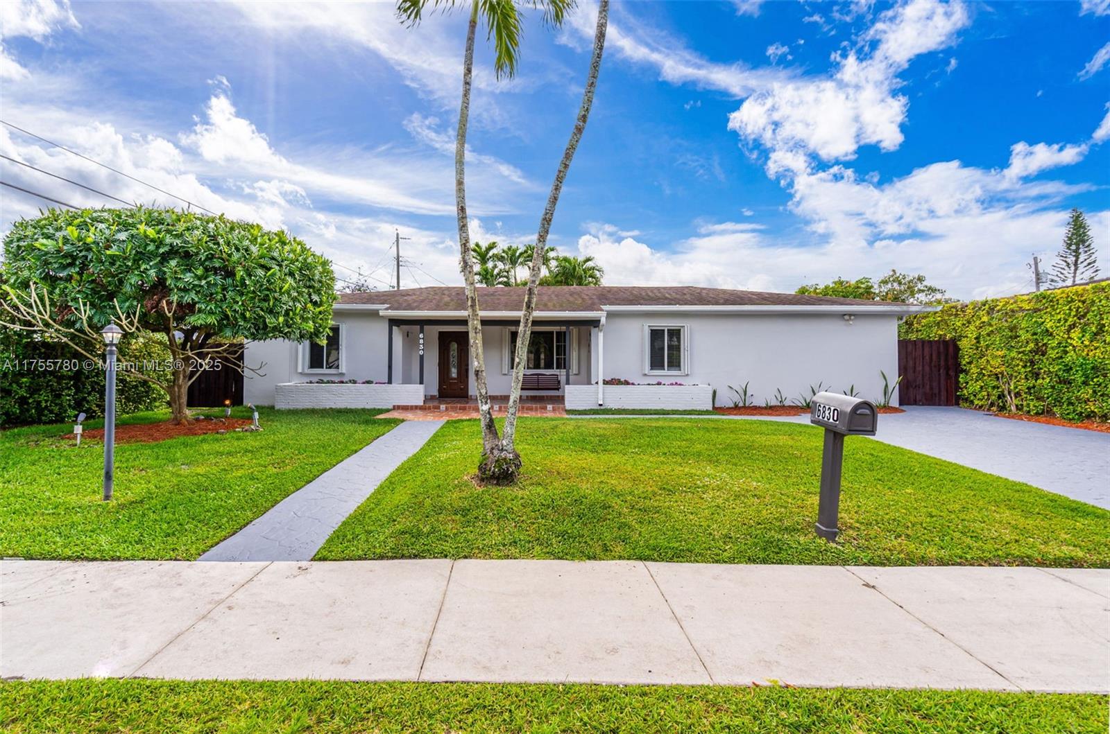 6830 SW 50th Ter