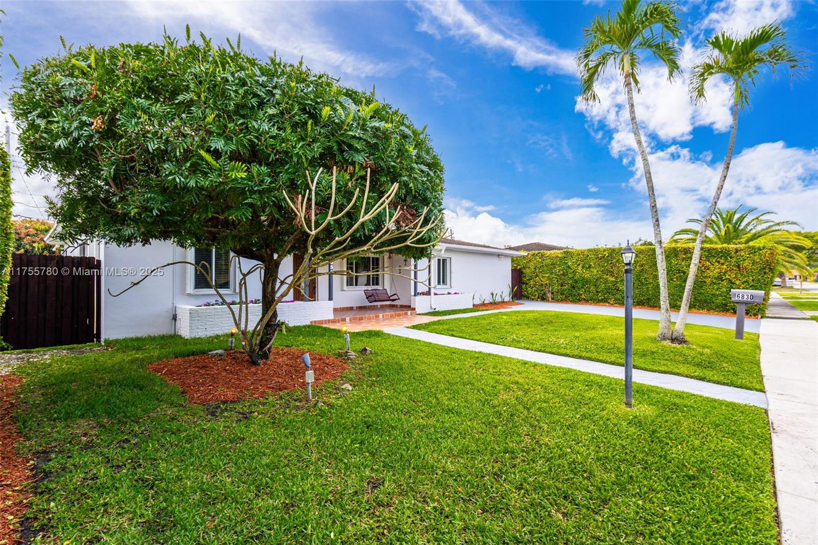 6830 SW 50th Ter