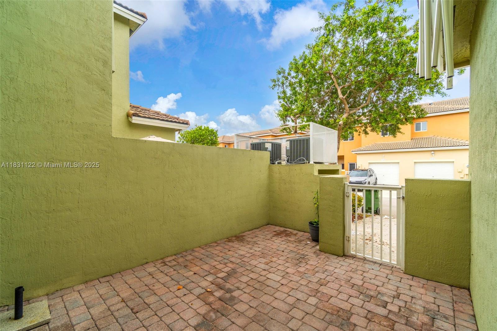 2345 SE 16th Pl