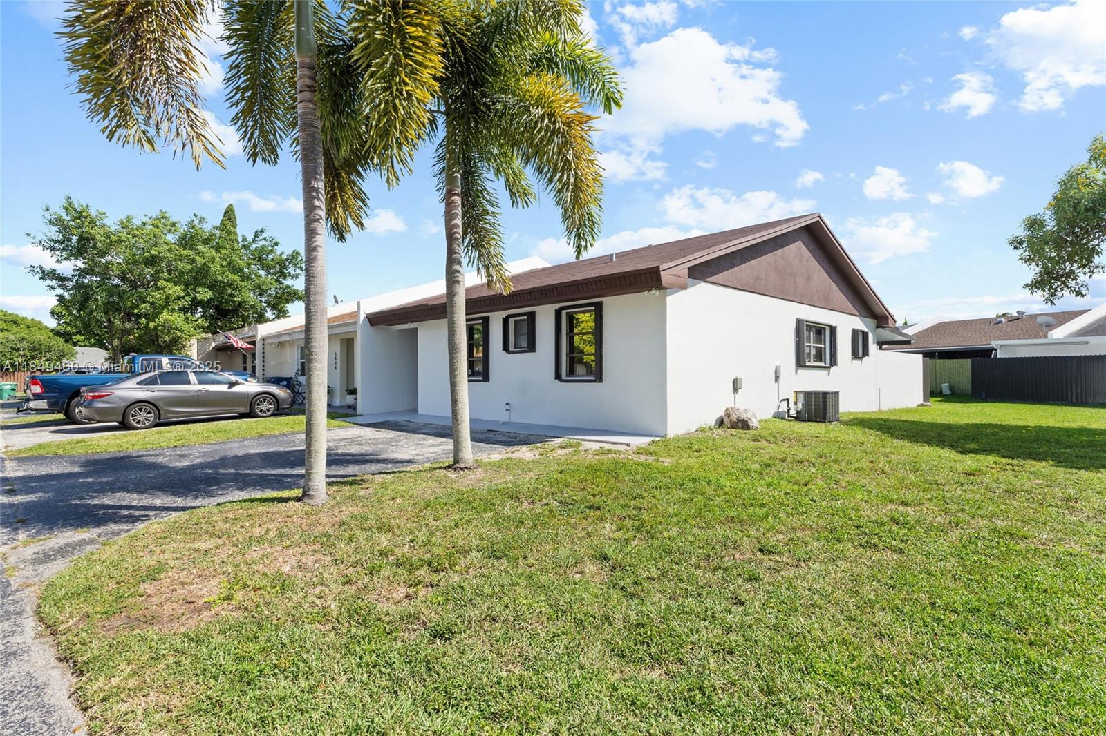 5402 SW 138th Pl