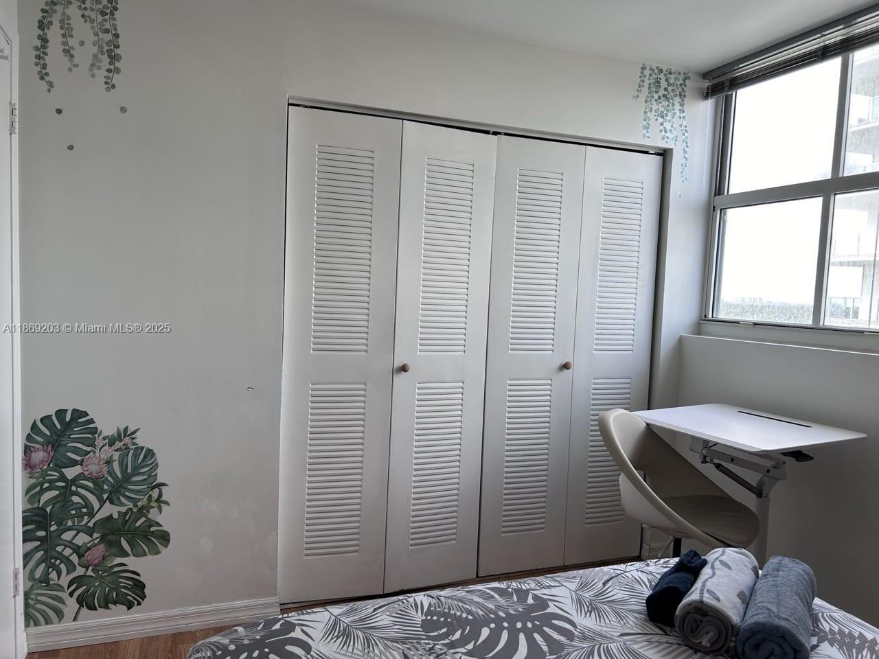 5880 Collins Ave # 1007