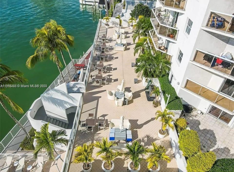 5880 Collins Ave # 1007
