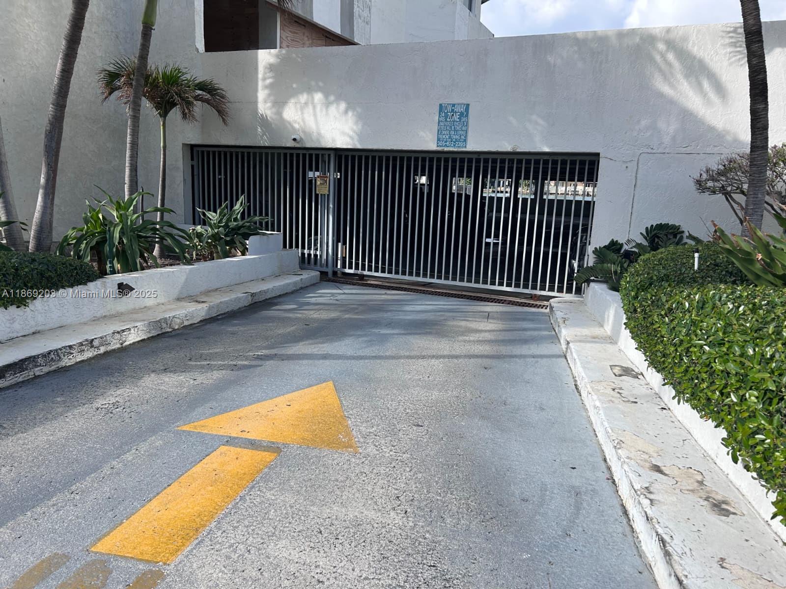 5880 Collins Ave # 1007