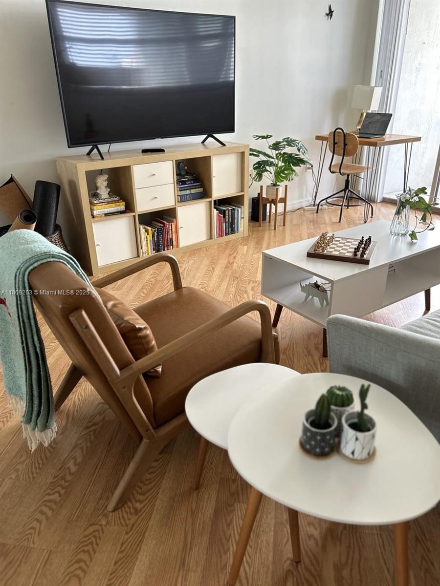 5880 Collins Ave # 1007