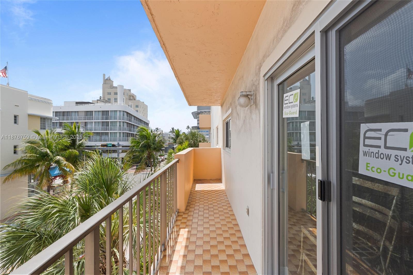 1150 Collins Ave # 303