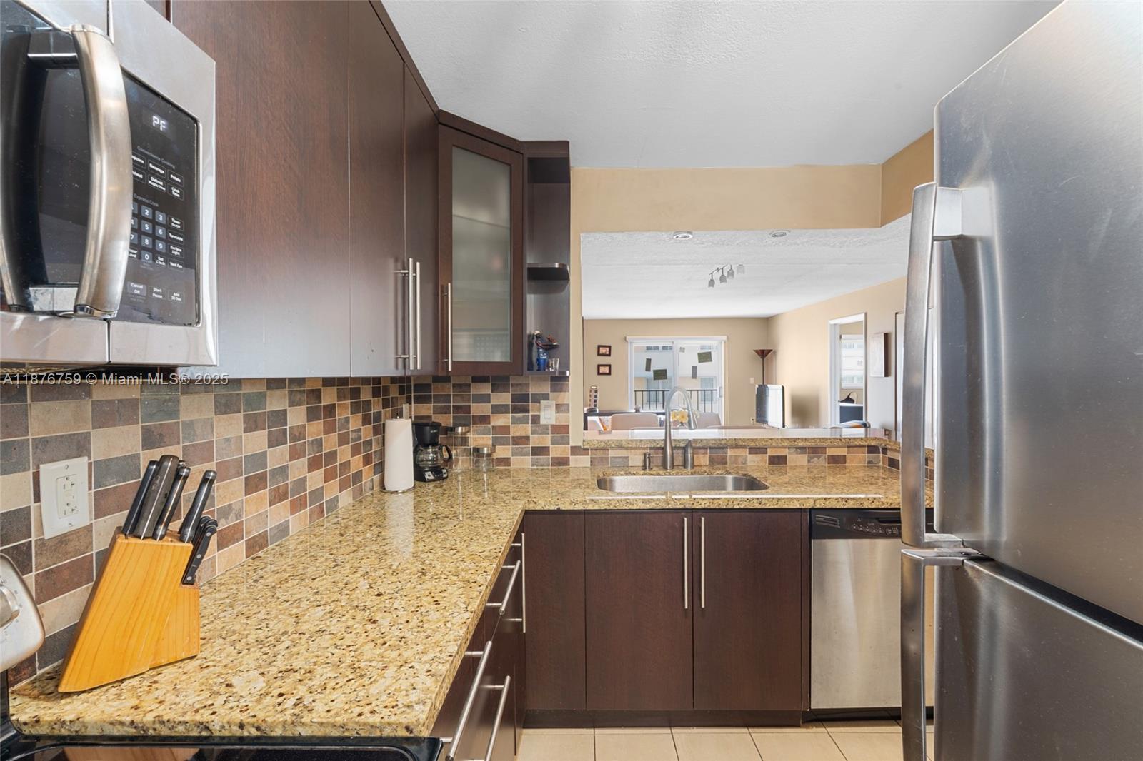 1150 Collins Ave # 303