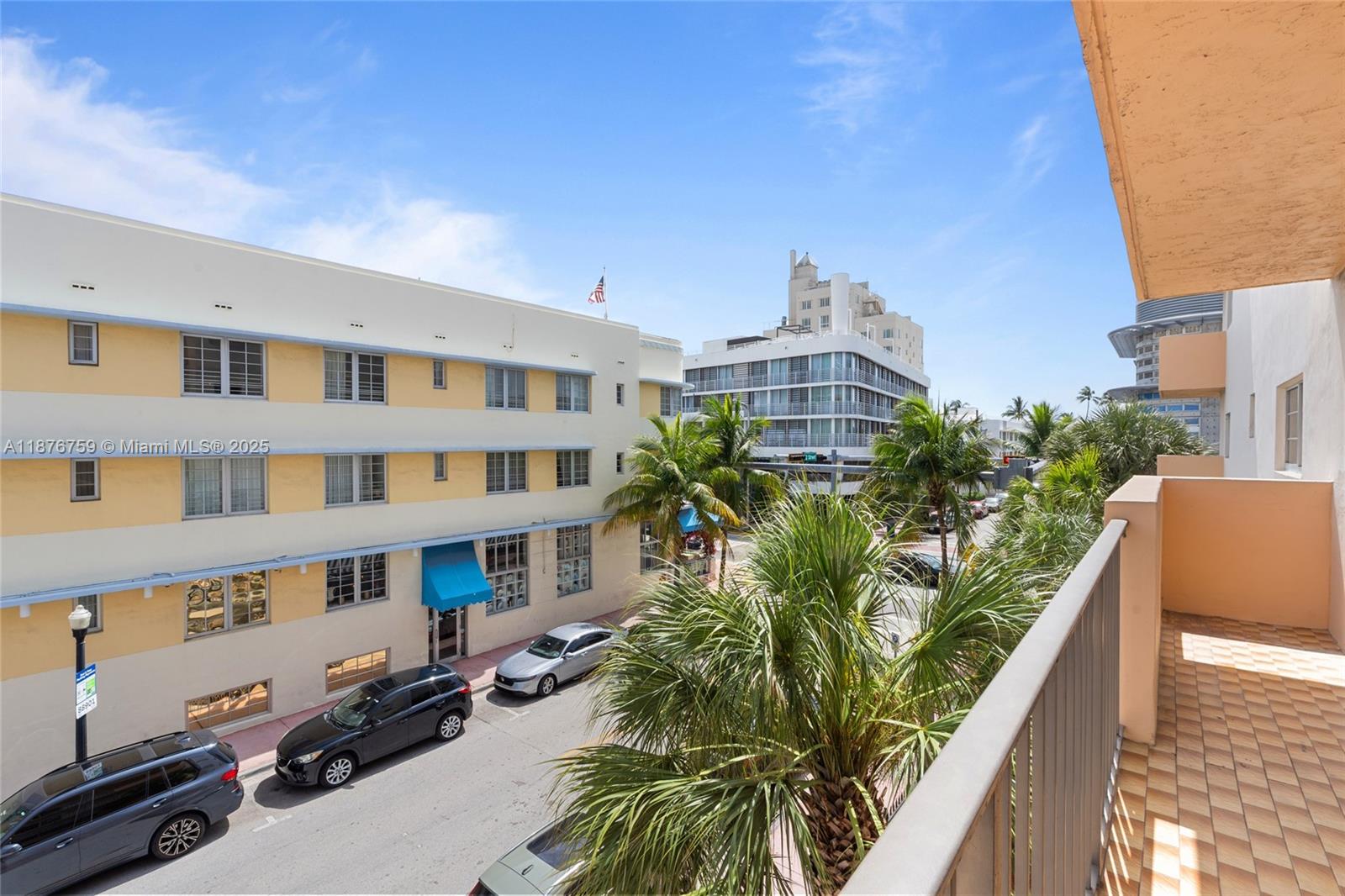 1150 Collins Ave # 303