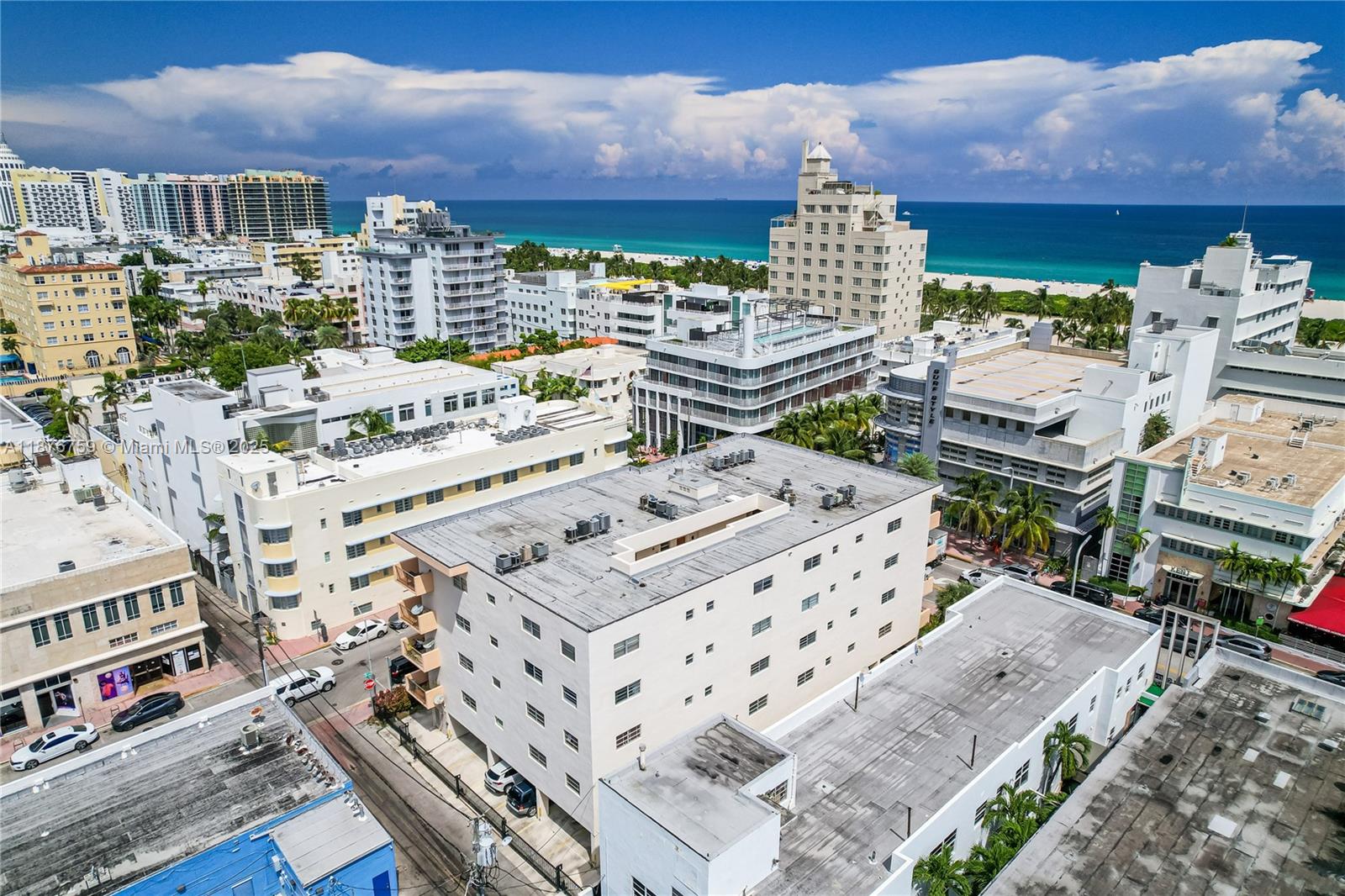 1150 Collins Ave # 303