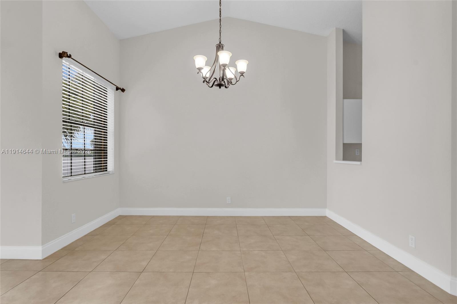 15563 N Miami Lakeway N