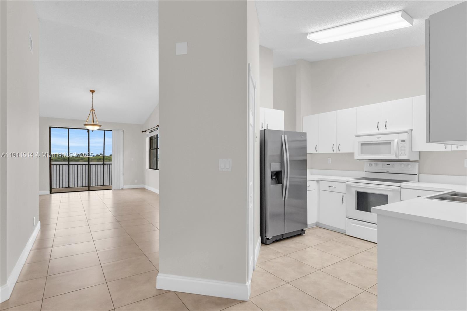 15563 N Miami Lakeway N