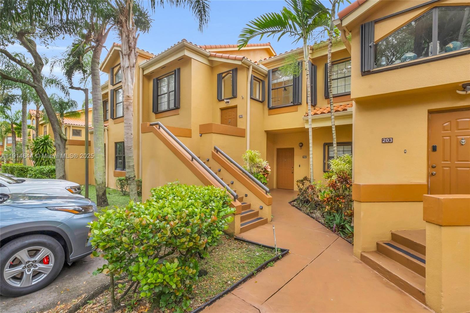 15563 N Miami Lakeway N