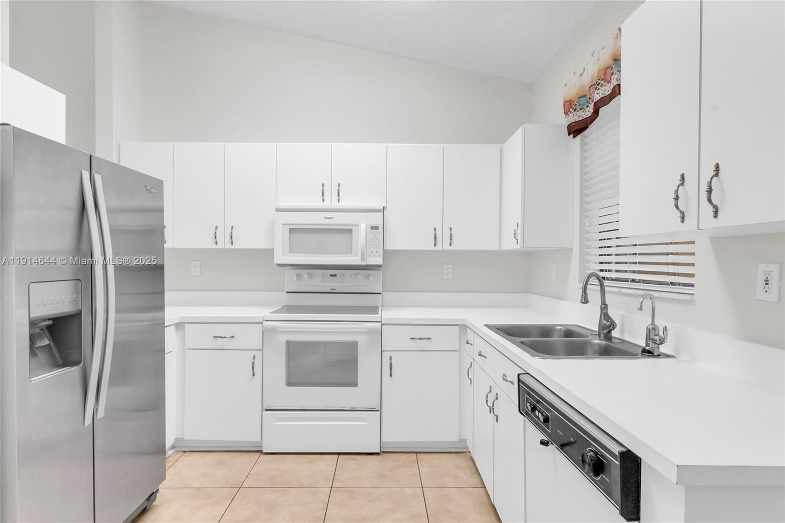 15563 N Miami Lakeway N