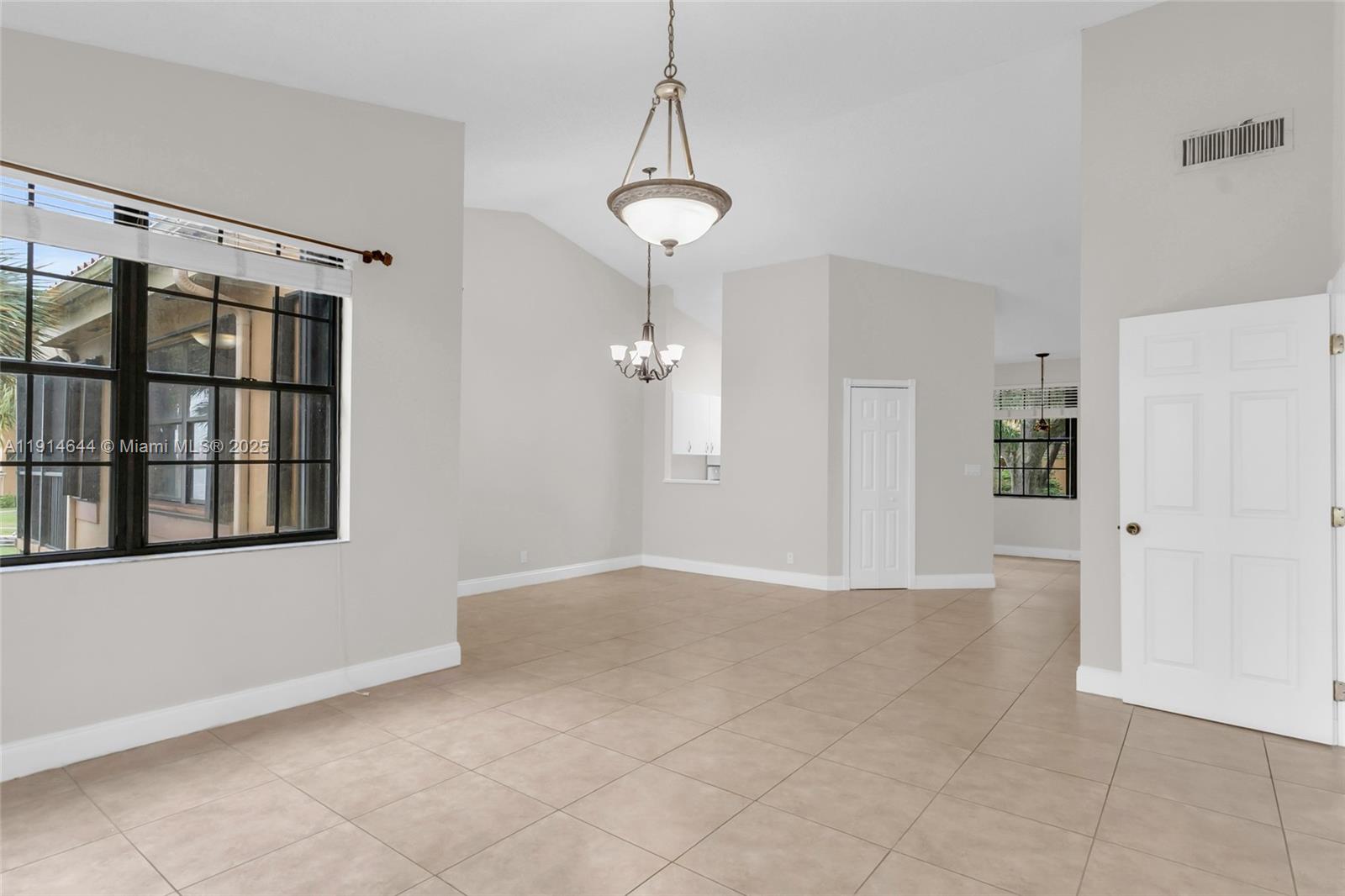 15563 N Miami Lakeway N