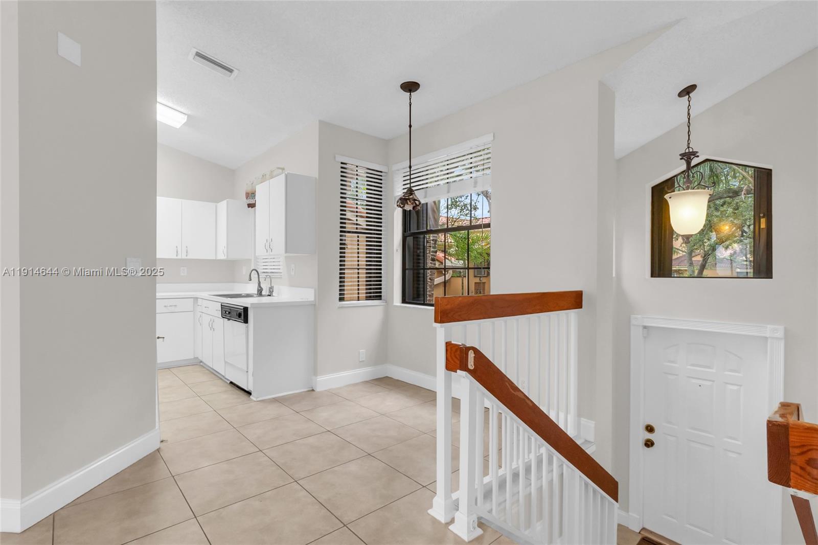 15563 N Miami Lakeway N