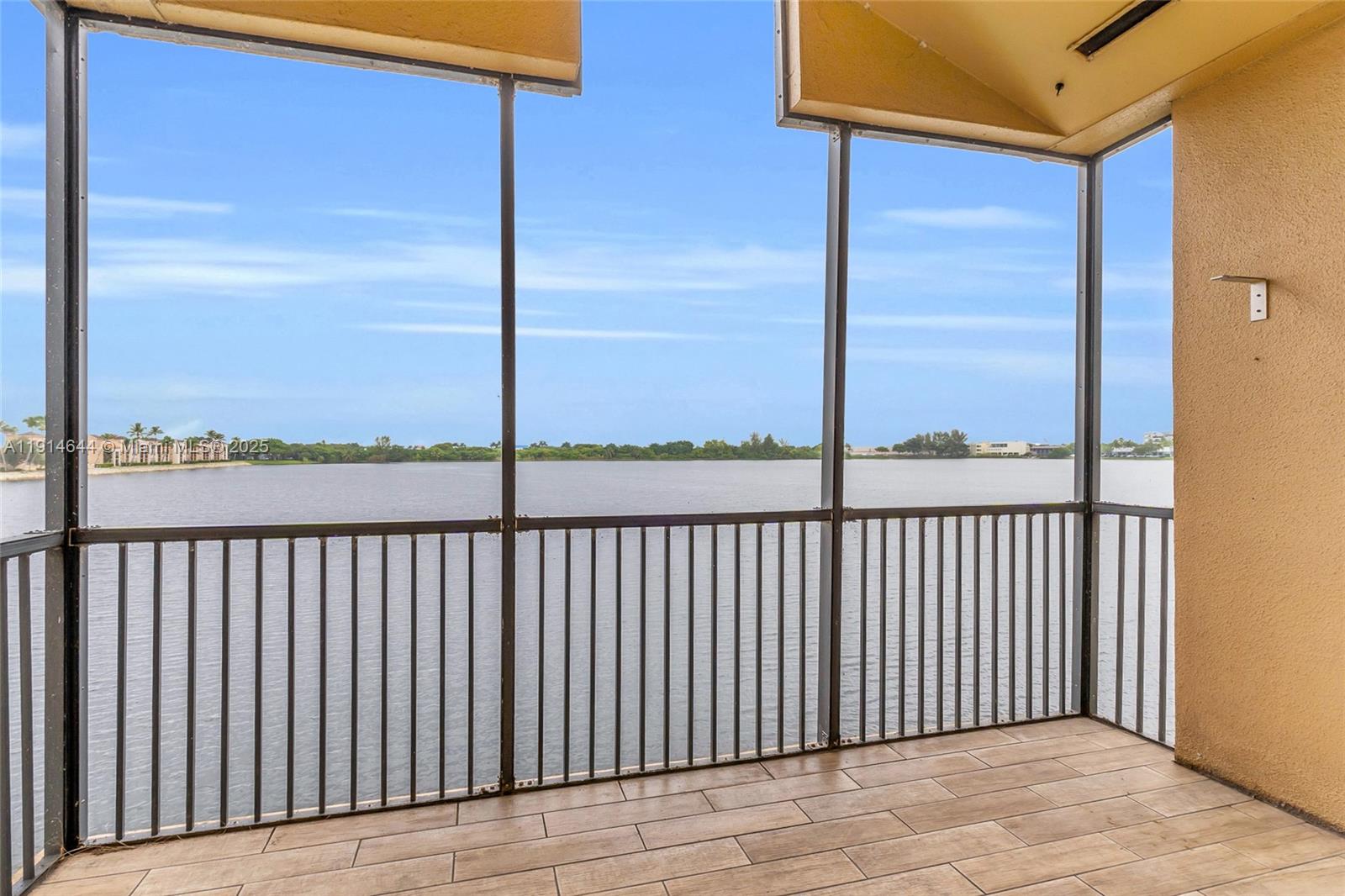 15563 N Miami Lakeway N