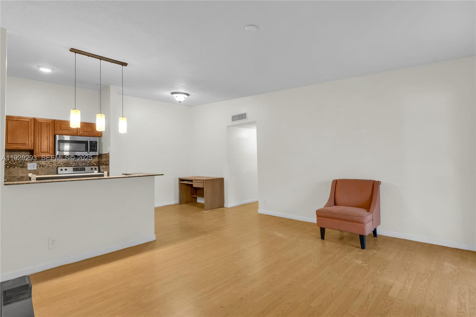 9415 W McNab Rd # 204