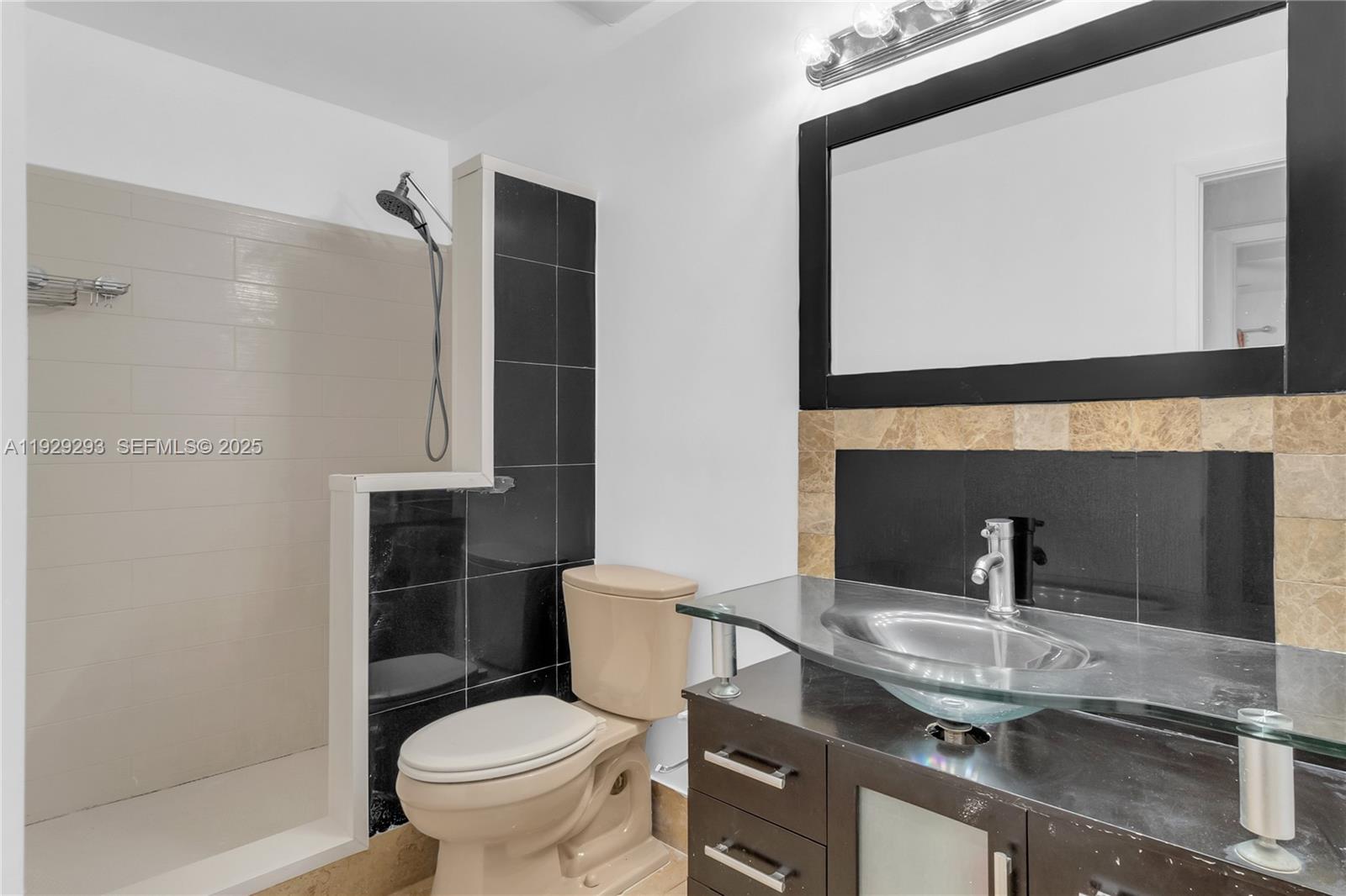 9415 W McNab Rd # 204