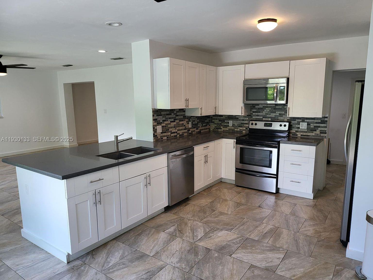 8575 SW 125th St # 8575