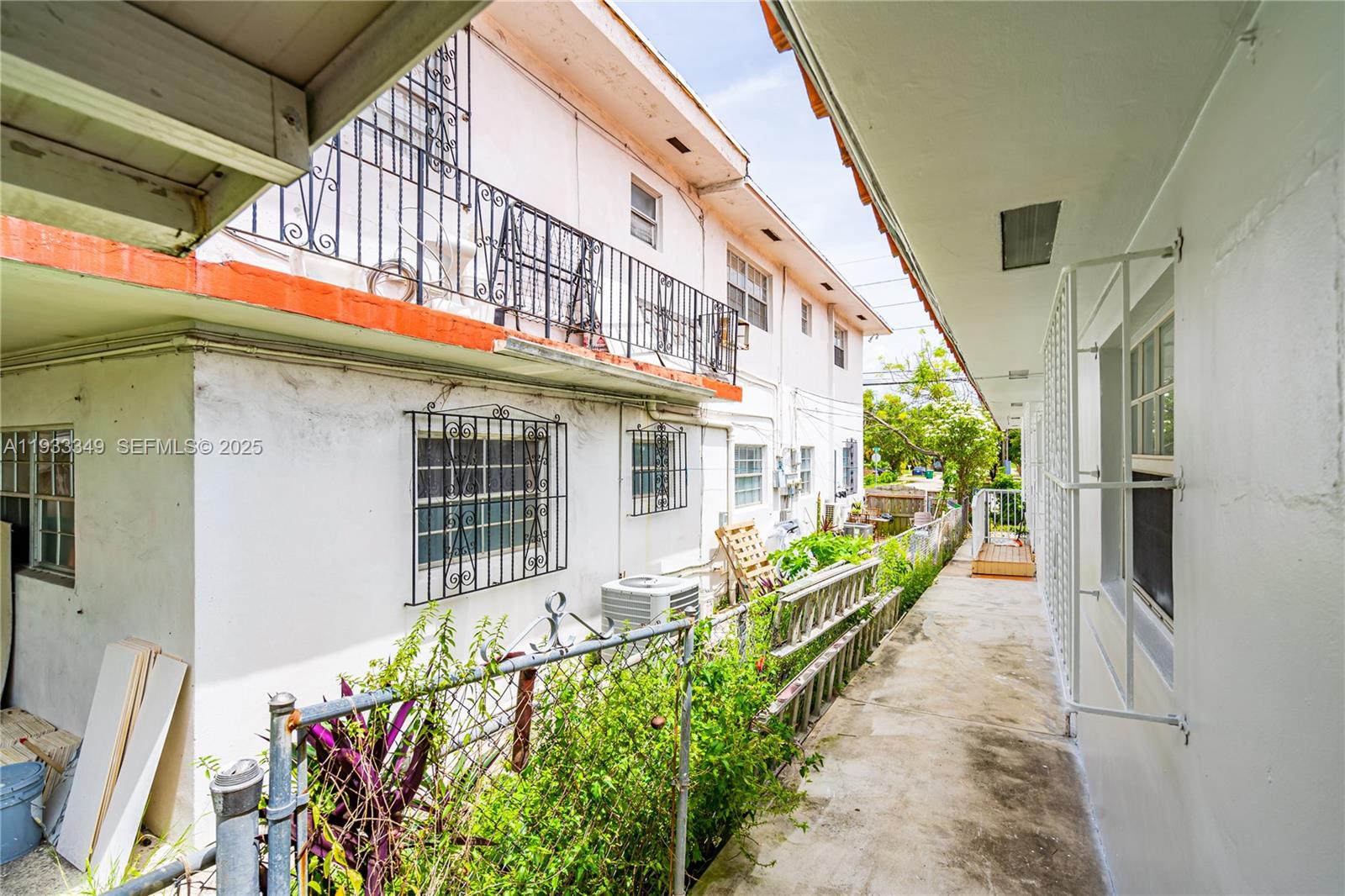 1090 NW 24th Ct # 1090