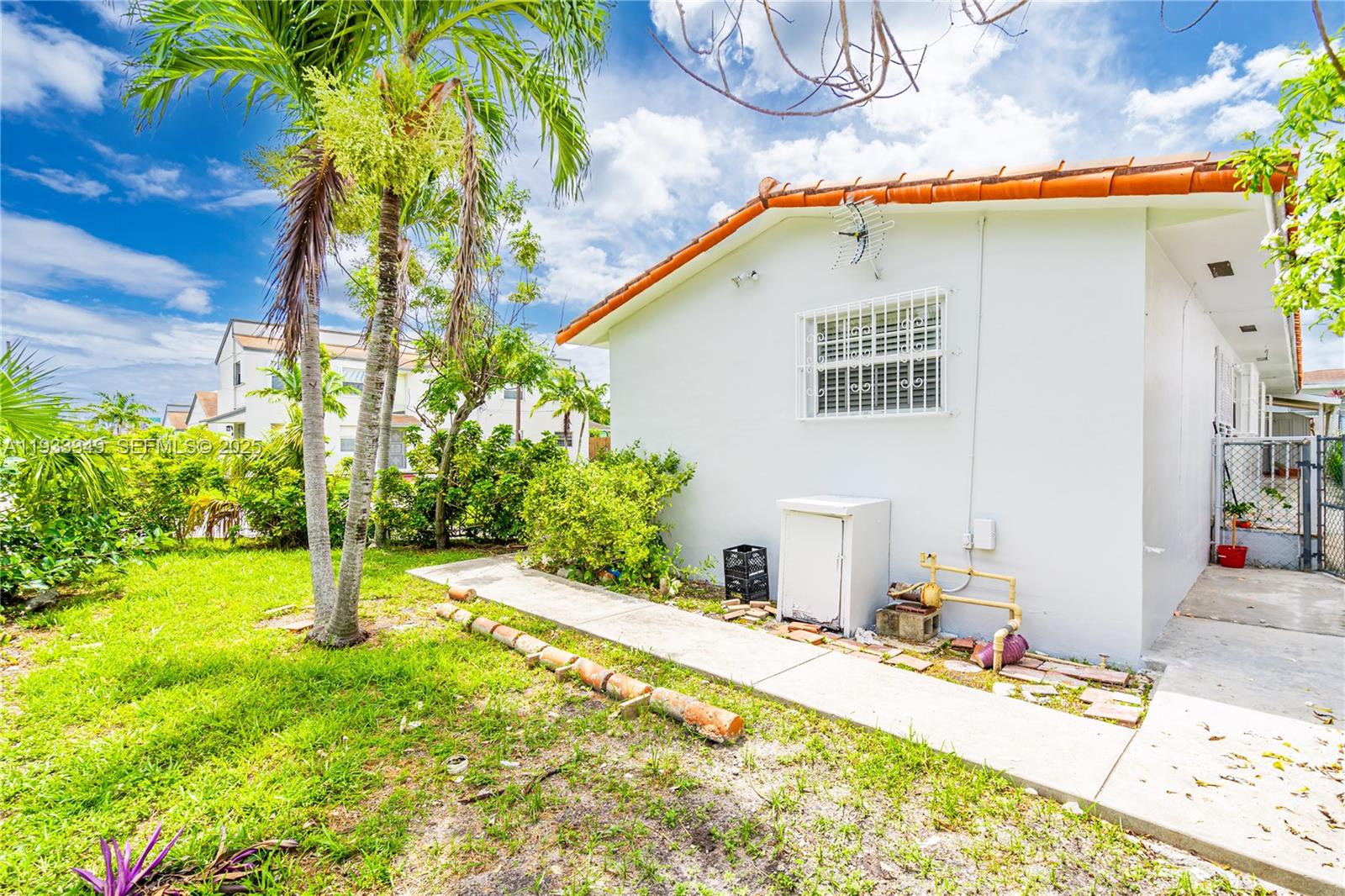 1090 NW 24th Ct # 1090