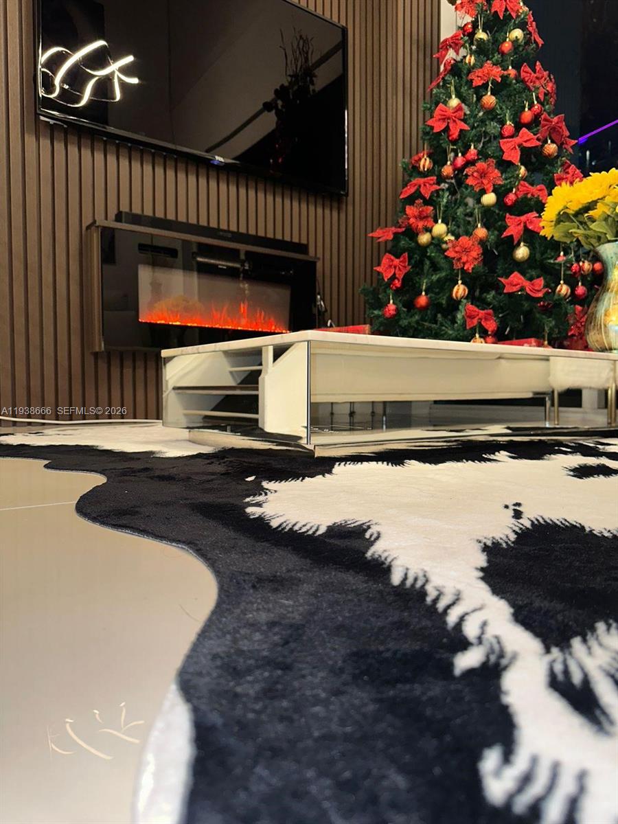 60 SW 13th St # 2422