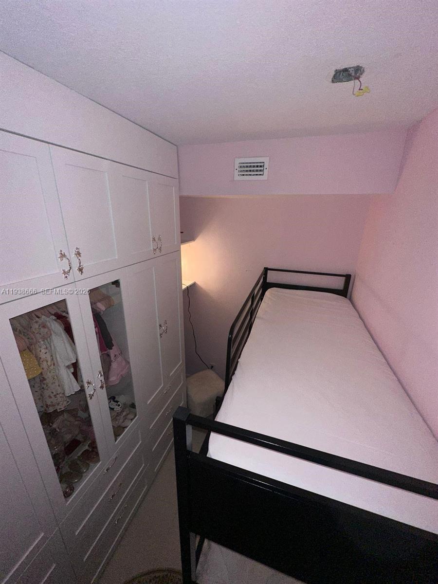 60 SW 13th St # 2422