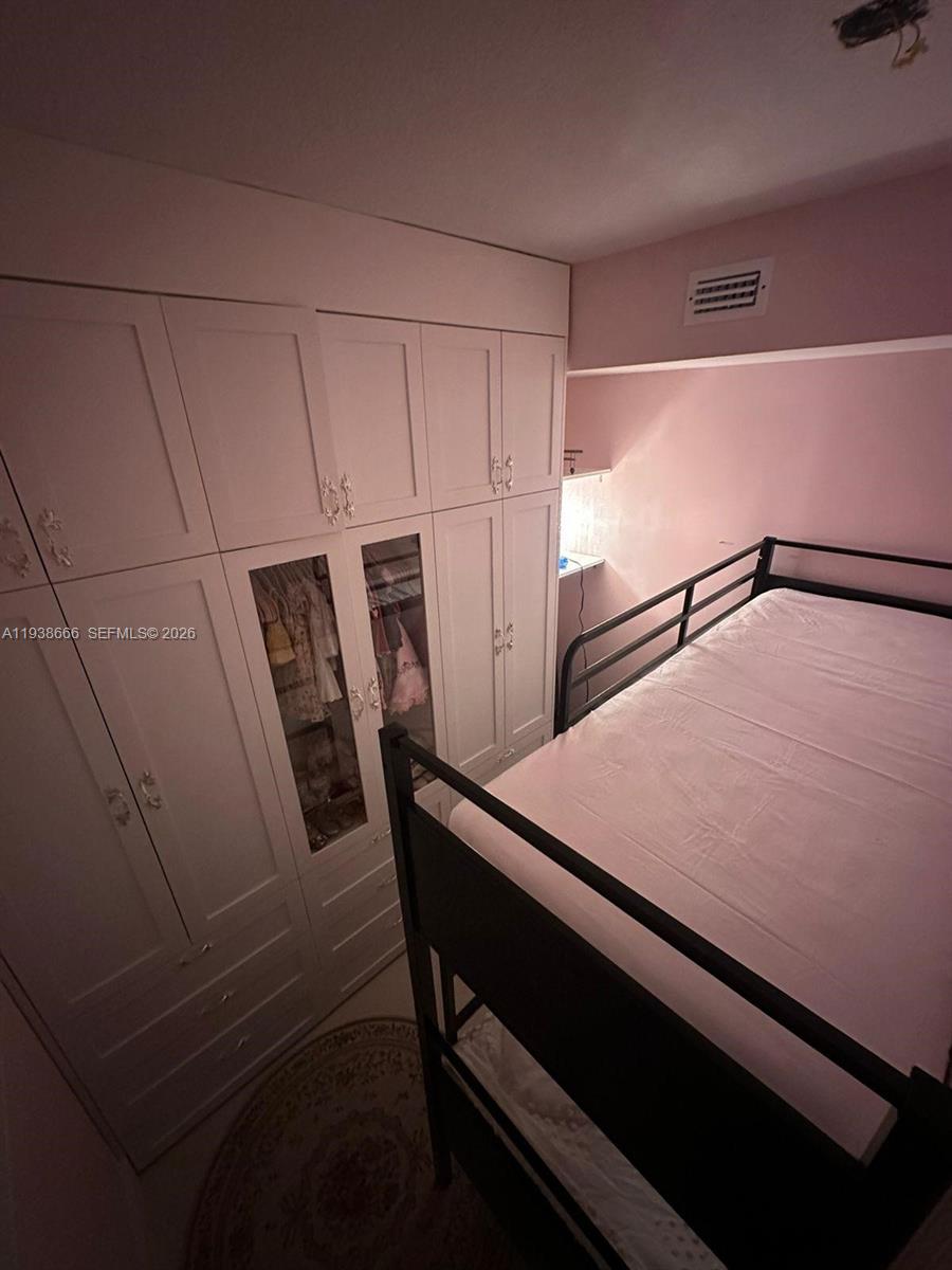 60 SW 13th St # 2422