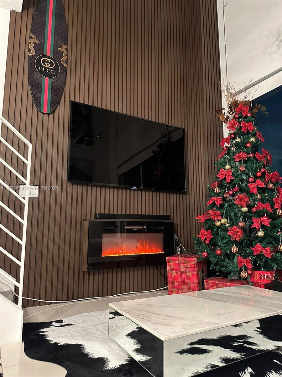 60 SW 13th St # 2422