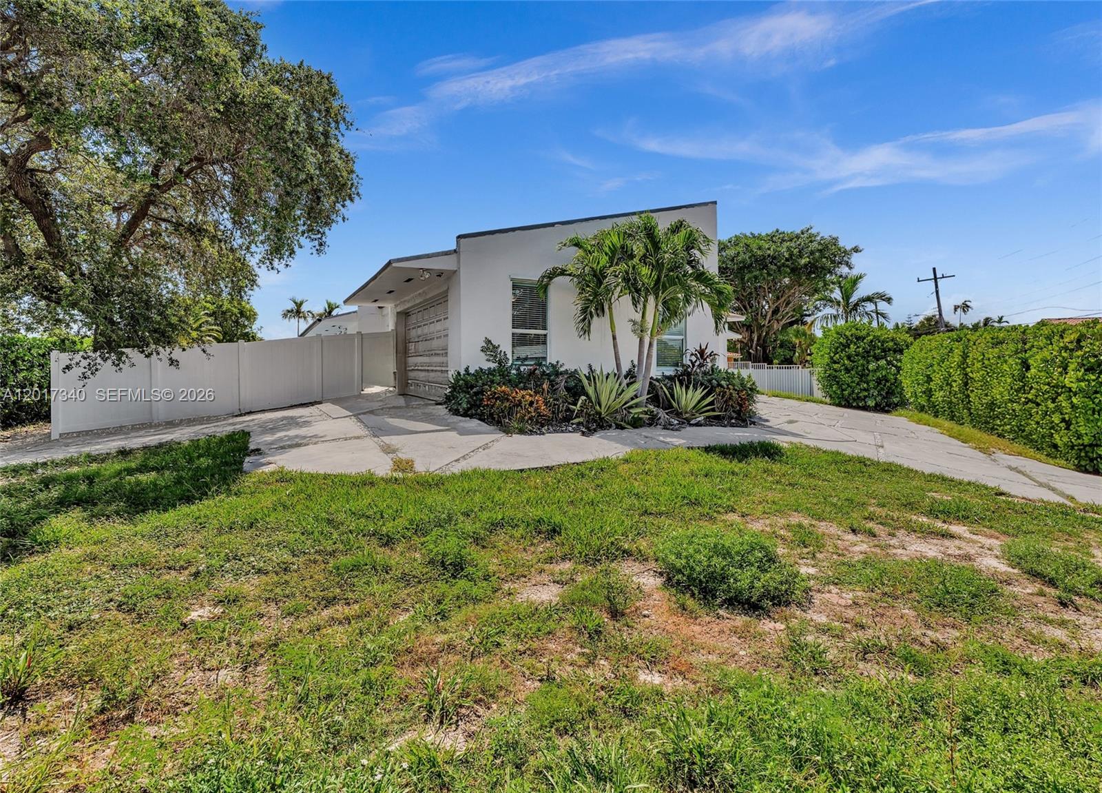 2001 NE 122nd Rd