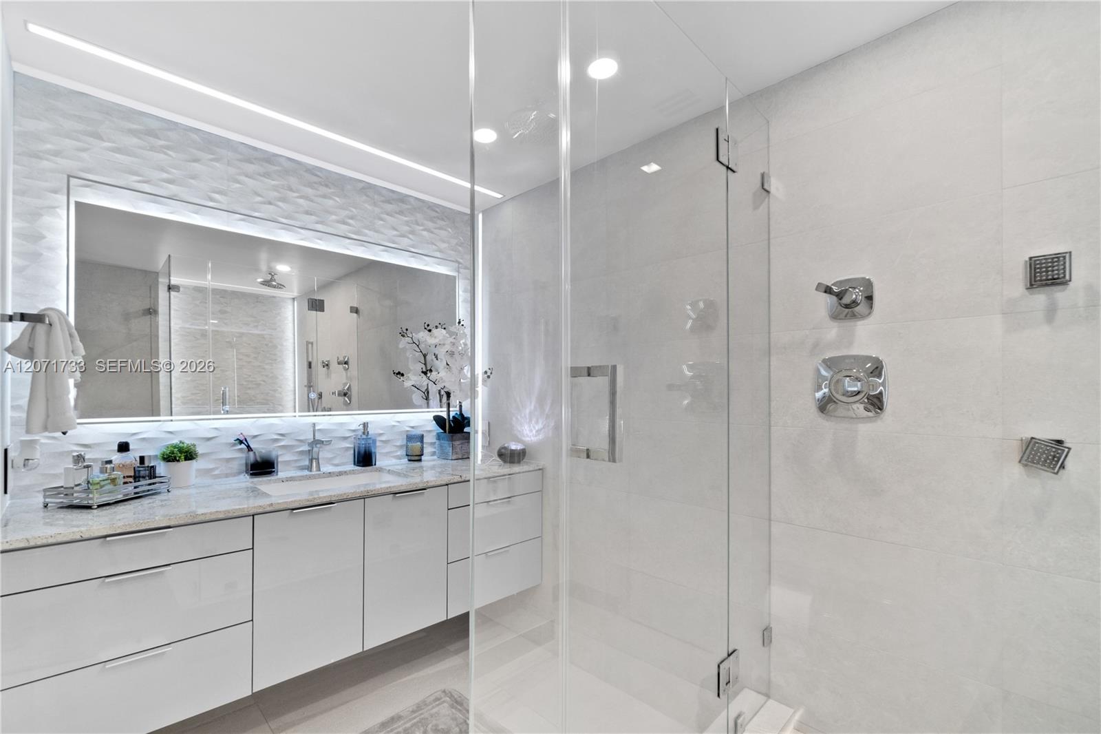 5555 Collins Ave # 5A