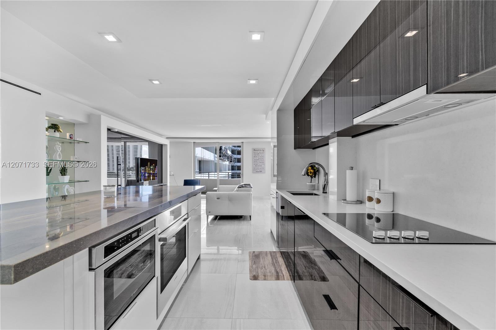 5555 Collins Ave # 5A