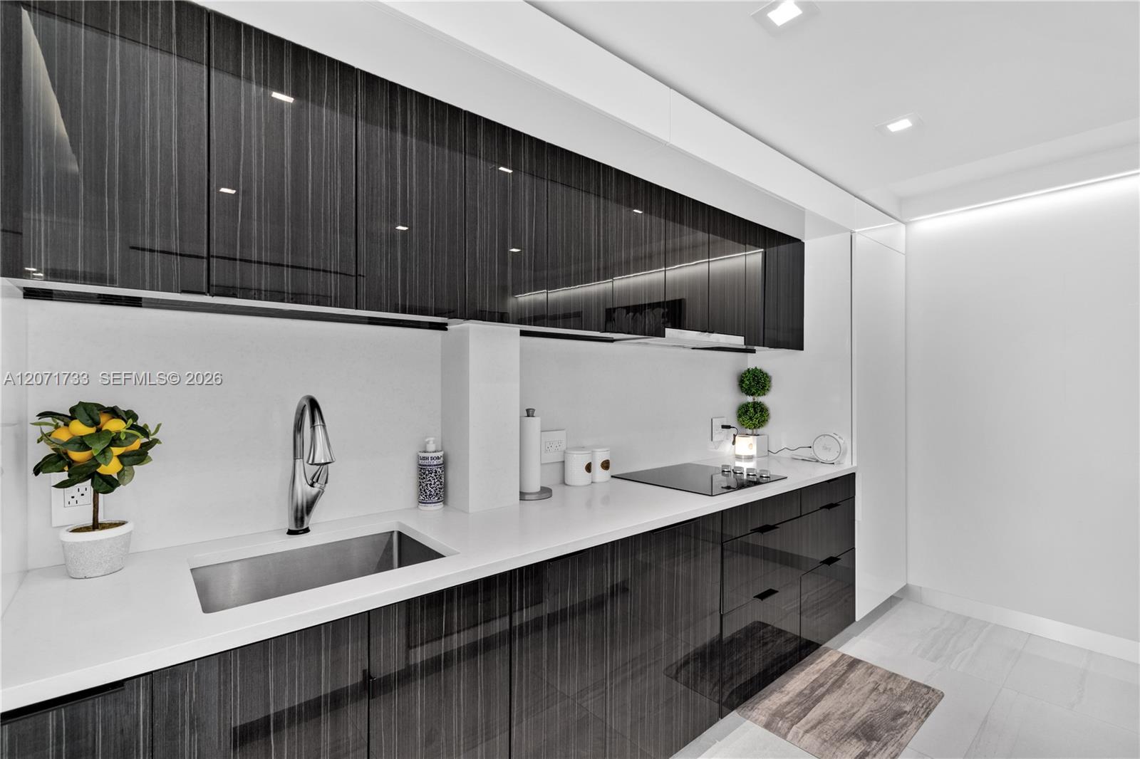 5555 Collins Ave # 5A