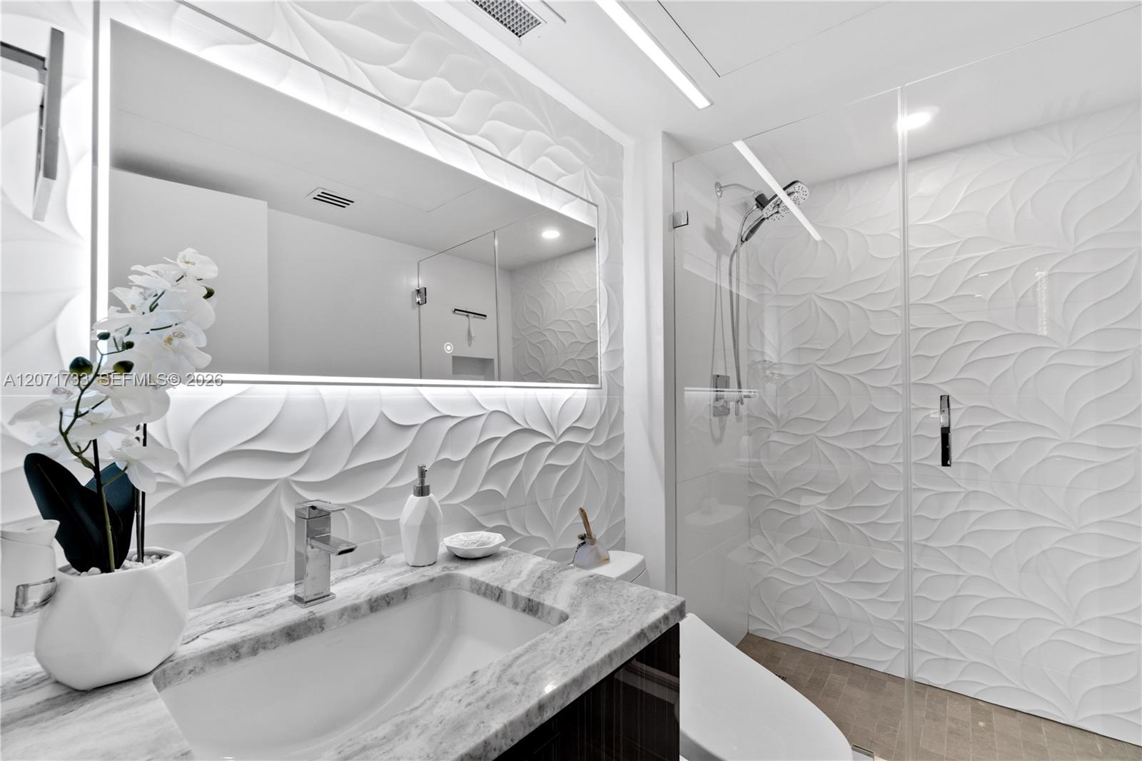 5555 Collins Ave # 5A