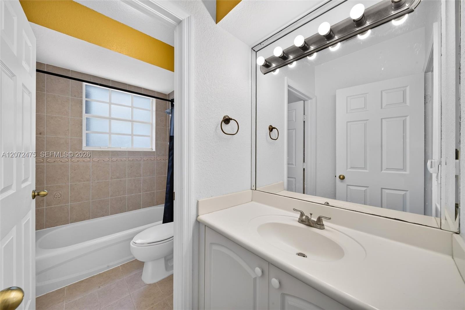 6903 SW 158th Ave