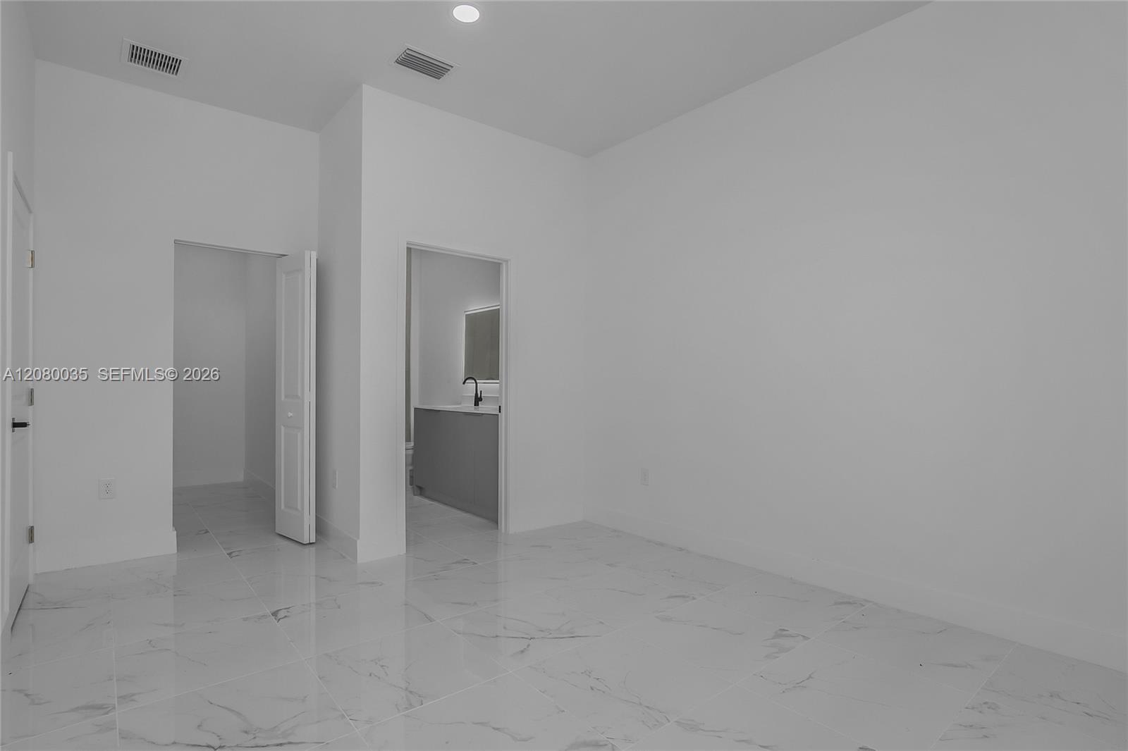 2035 NE 9th Ave