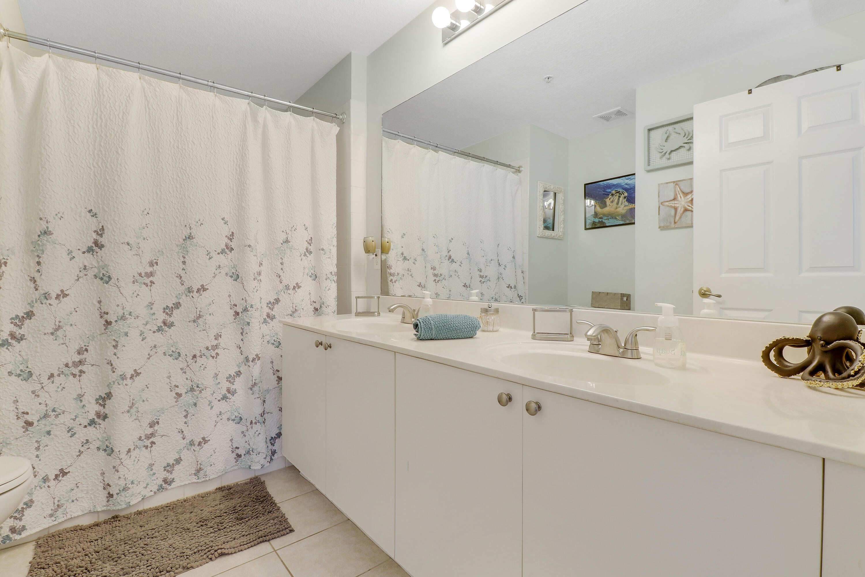 1116 University Boulevard 14