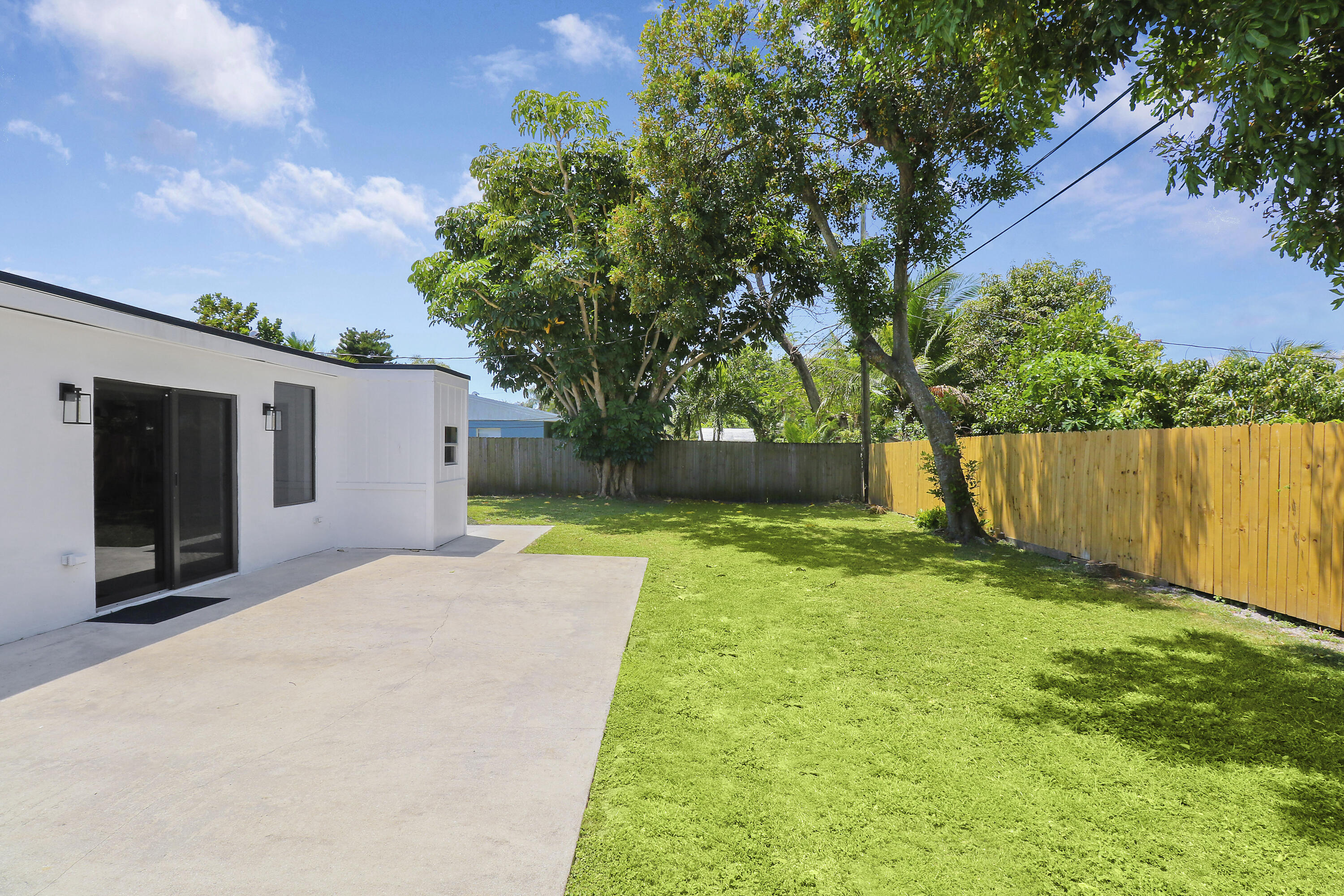 9291 Bloomfield Drive