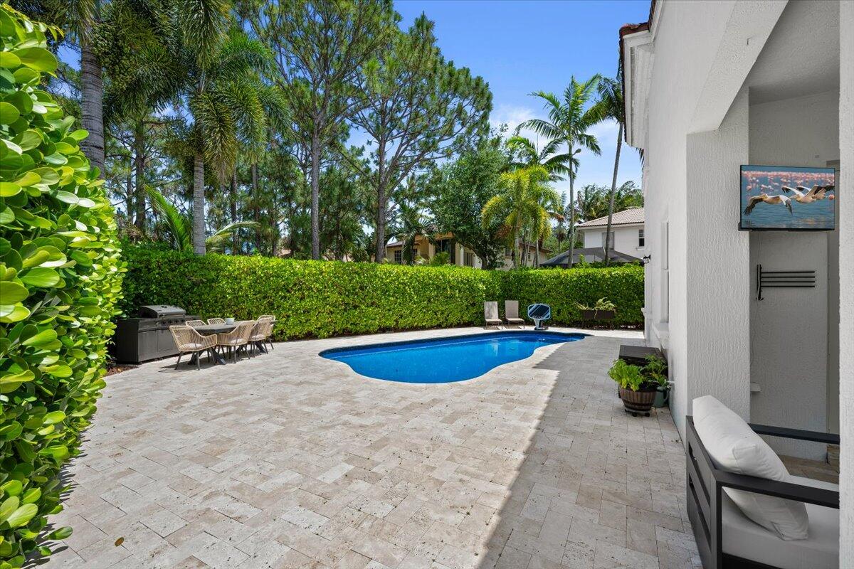 2104 Spring Court