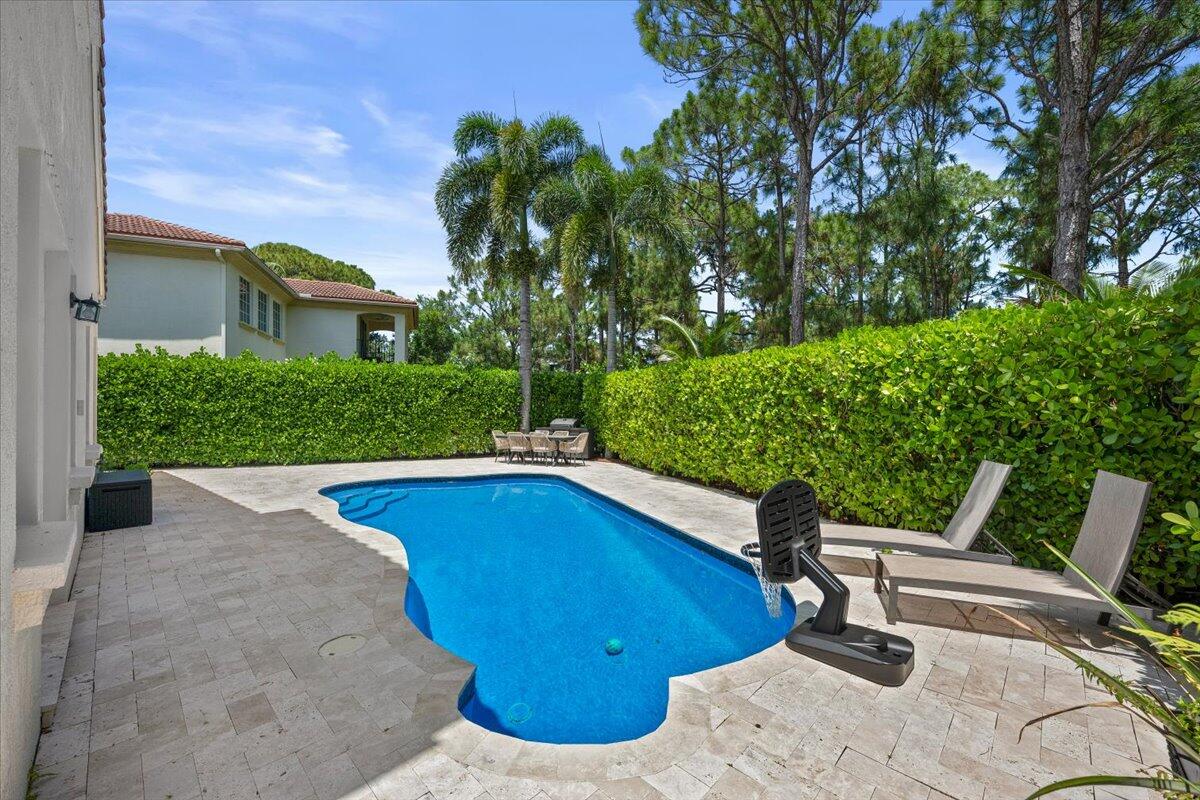 2104 Spring Court