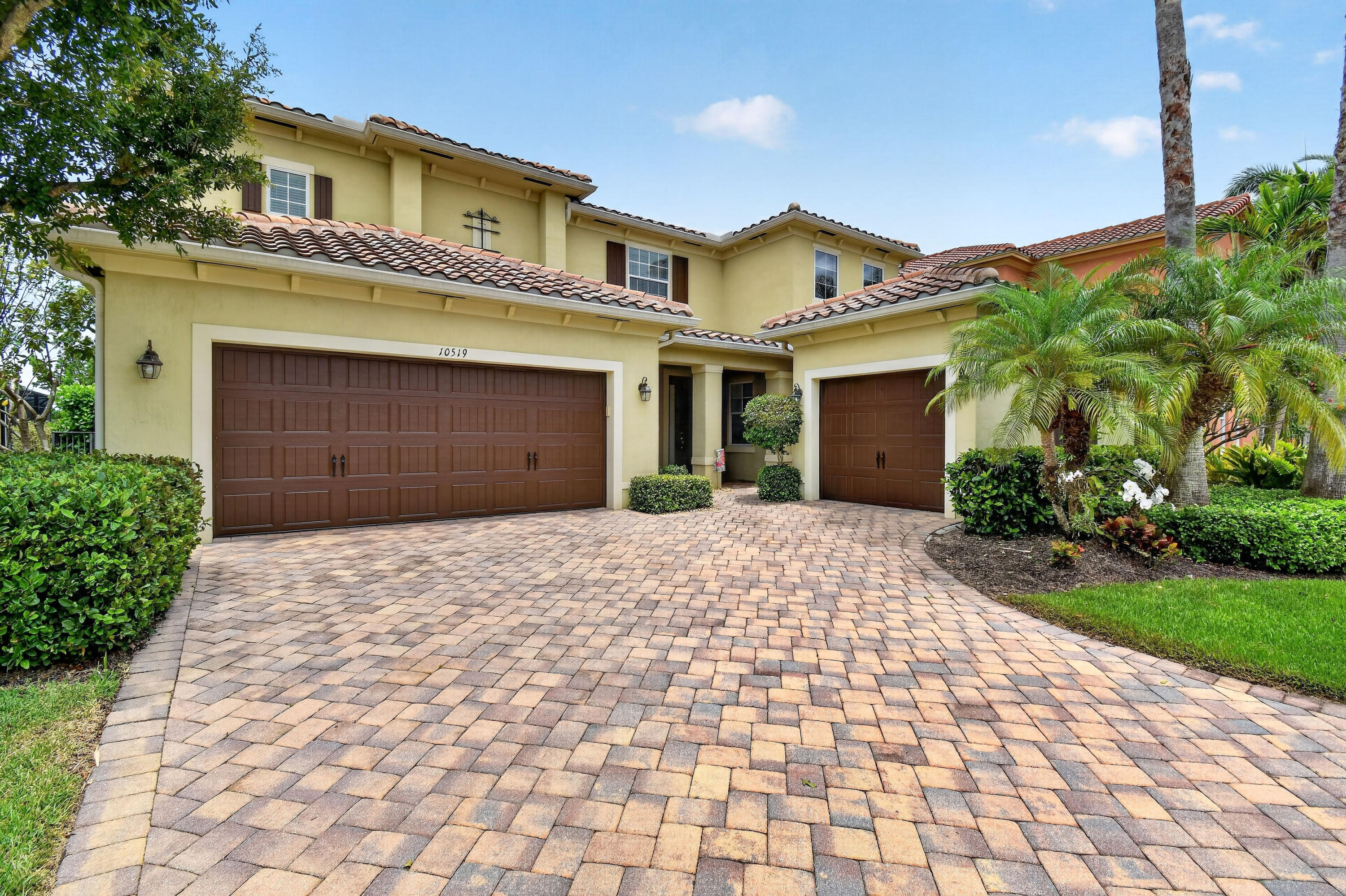 10519 Longleaf Lane
