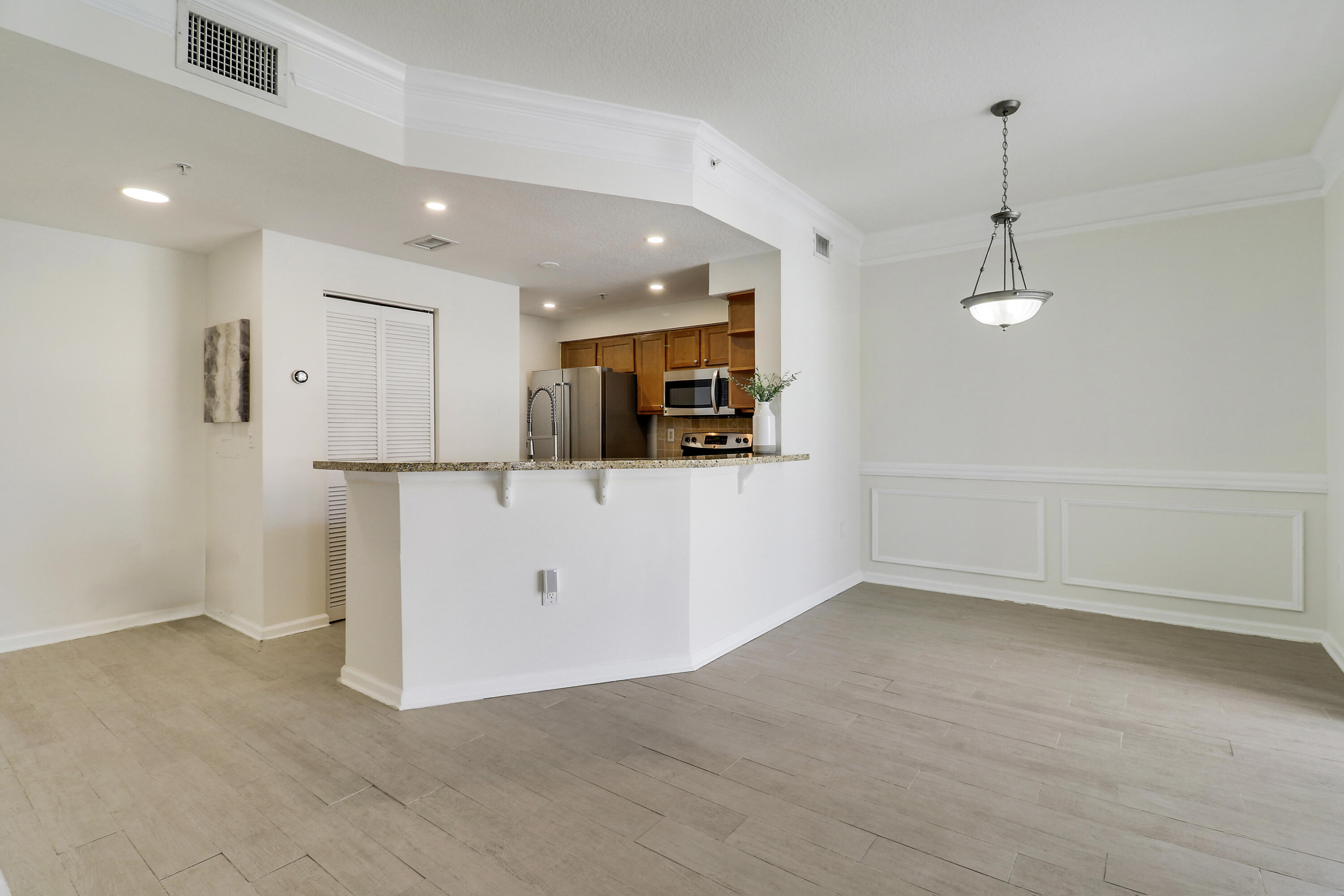 155 Galicia Way 204