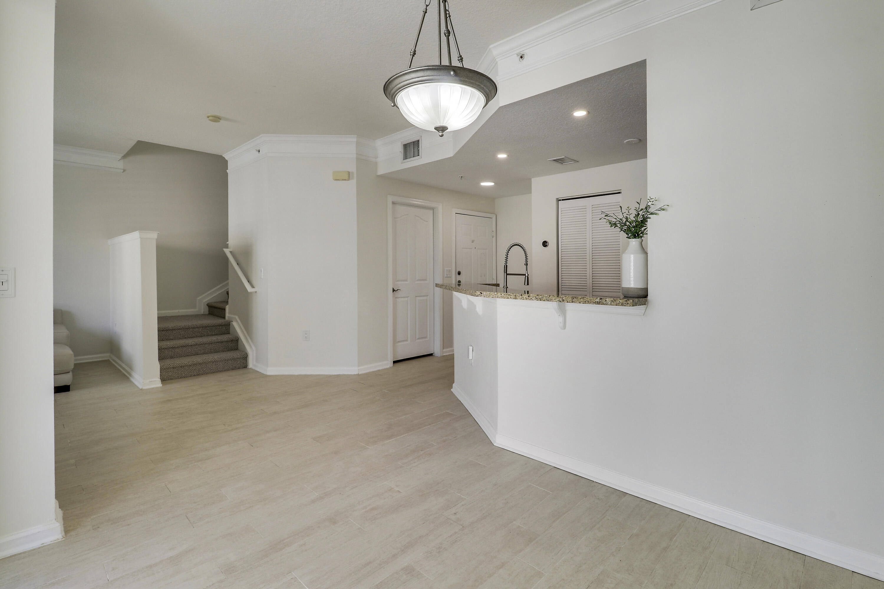 155 Galicia Way 204