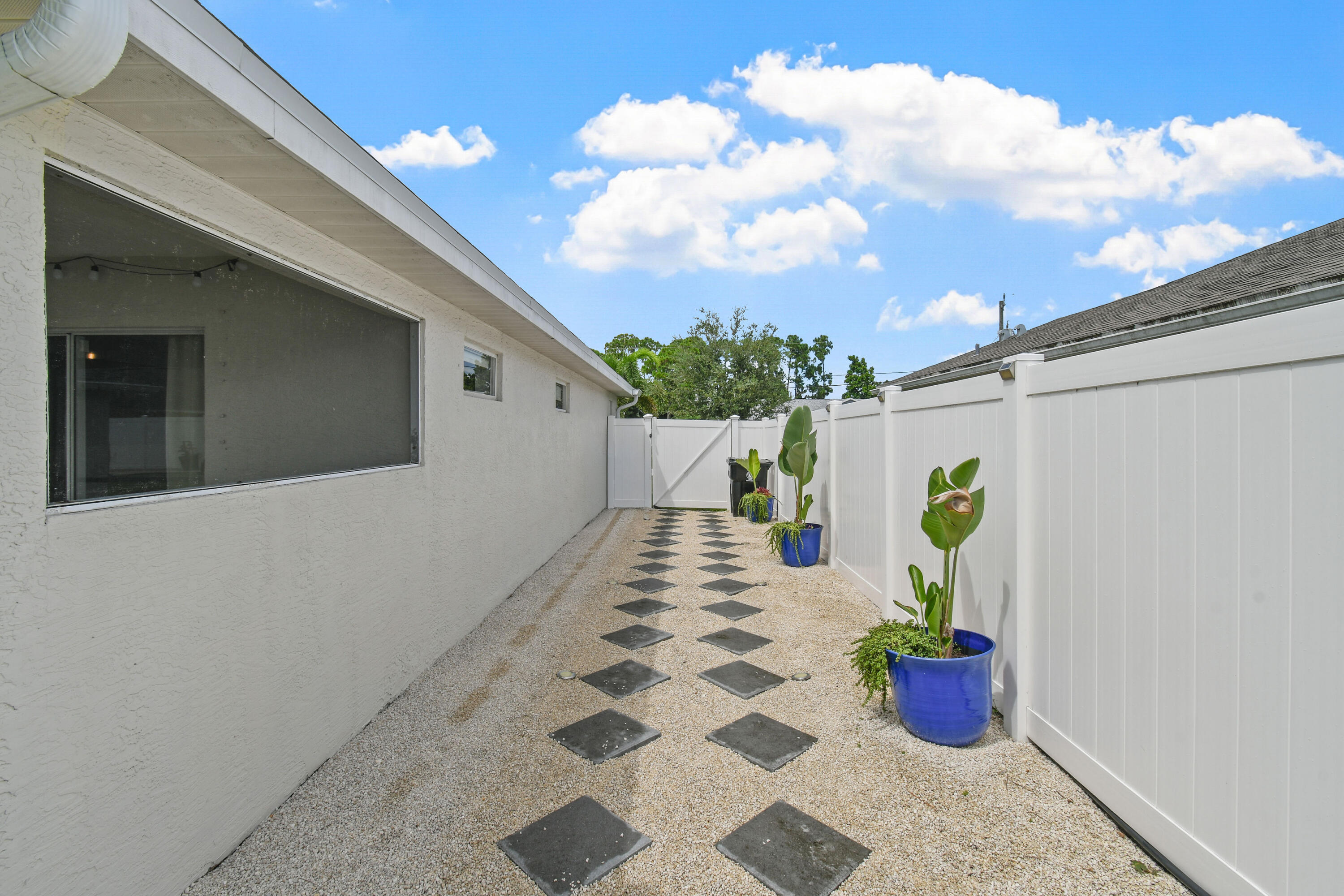 1718 SW Penrose Avenue, Port St. Lucie